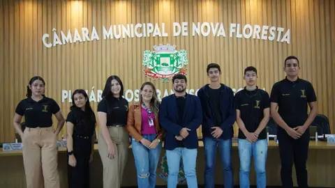1ª Sessão Simulada: Alunos Debatem Futuro de Nova Floresta