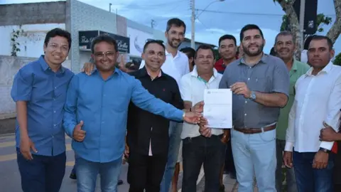 Assinatura de Ordem de Serviço Canteiros Centrais da Rua Felinto Florentino
