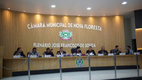 Câmara Municipal de Nova Floresta analisa projetos de lei e requerimentos durante sessão ordinária