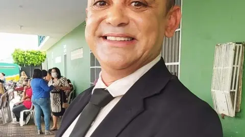 Tiago Enfermeiro, Presidente da Câmara Municipal de Nova Floresta paga primeira parcela do 13º salário aos servidores público.
