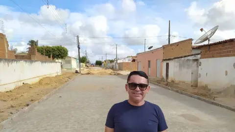 Vereador Tiago Enfermeiro do (PSB) visita obras de pavimentação