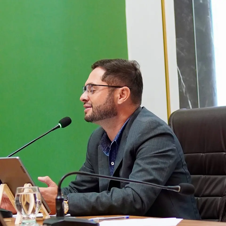 Câmara aprova honrarias, projetos executivos e digitalização do esporte