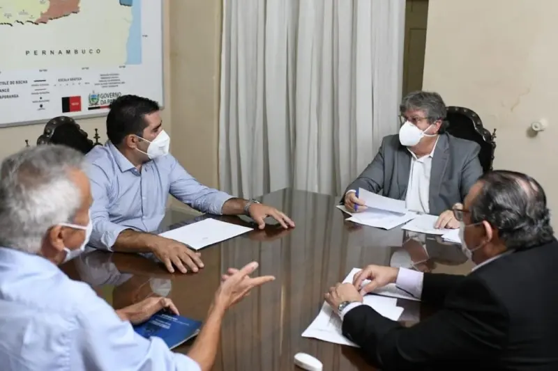 Chefe do poder executivo de Nova Floresta participa de audiência pública com o governador do estado da Paraíba João Azevedo