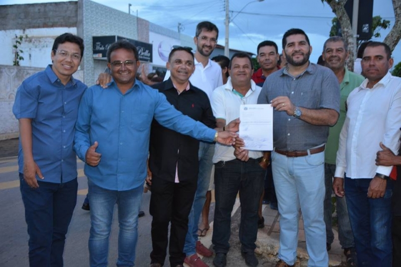 Assinatura de Ordem de Serviço Canteiros Centrais da Rua Felinto Florentino