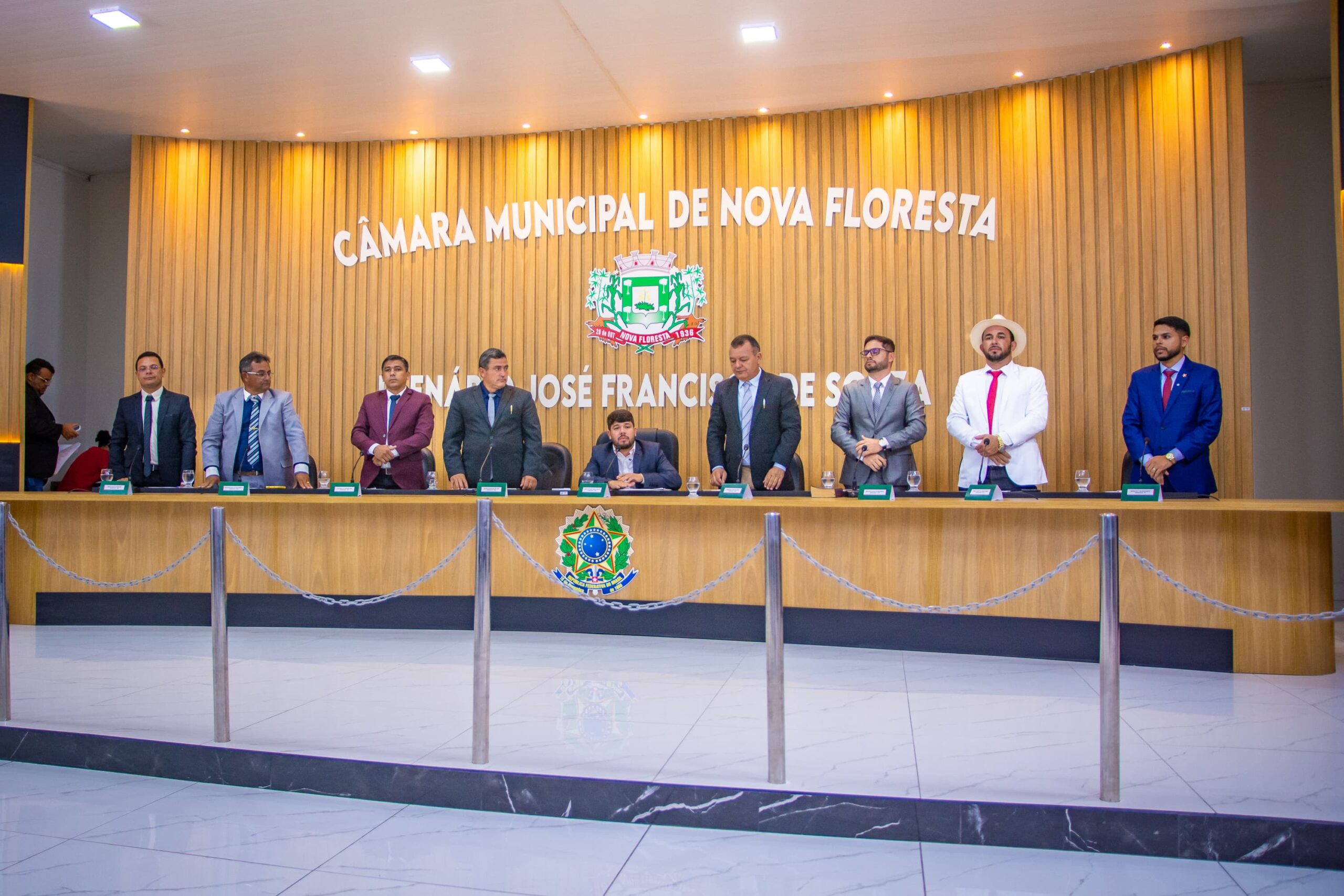 Câmara Municipal de Nova Floresta Inicia Biênio com Aprovação Unânime de Reajuste Salarial
