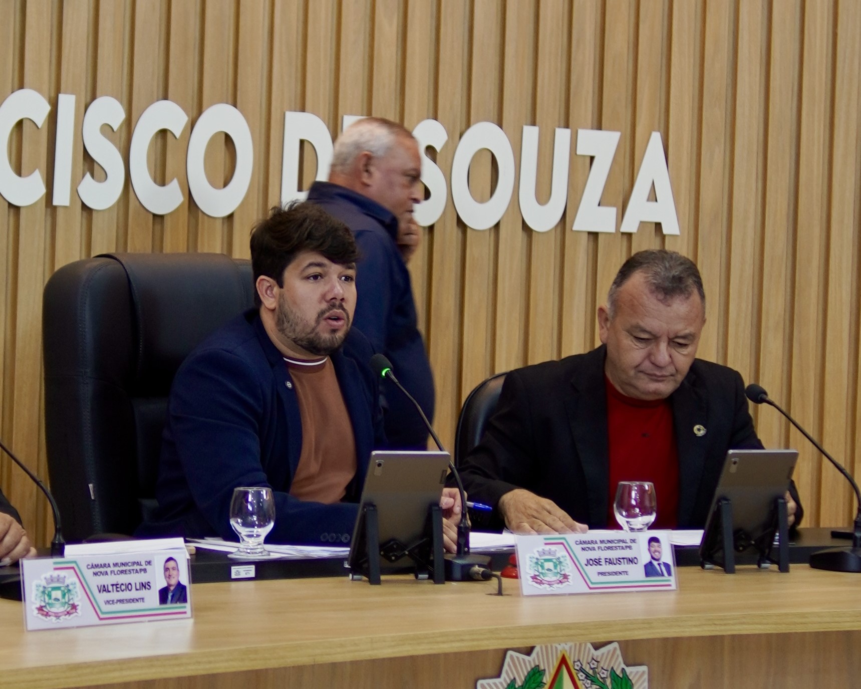 Câmara Municipal de Nova Floresta realiza 12ª Sessão Ordinária com apresentação de requerimentos e projetos de lei