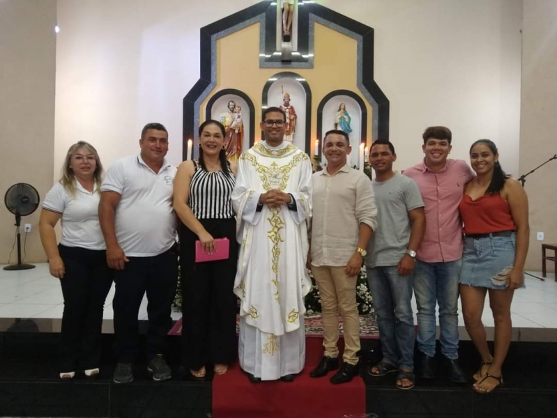 Padre Tadeu Toma Posse Como Novo Padre Da Paroquia De São Severino Bispo em Nova Floresta - PB