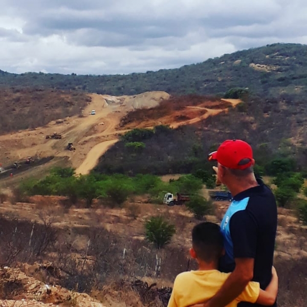 Vereador Sérgio Simão visita e fiscaliza Obras de Pavimentação da PB-151